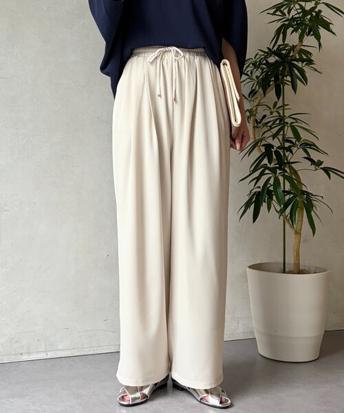 Chez toi（シェトワ）の「クレープイージーパンツ（その他パンツ・レディース・ライトグレー/アイボリー/チャコールグレー・FREE）」の5枚目の写真