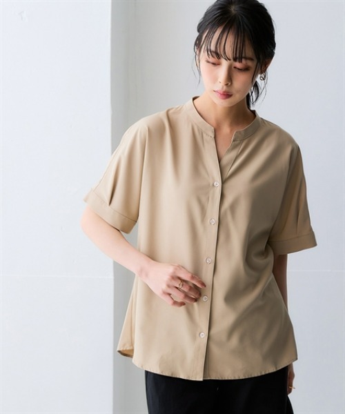 nissen(ニッセン)の「さらりとろけるスキッパーブラウス(防しわ・吸汗速乾)<大きいサイズ有>(シャツ/ブラウス・レディース・ブルー/オフホワイト/ベージュ/チャコール/ダークカーキ・S/M/L/LL/3L)」の4枚目の写真