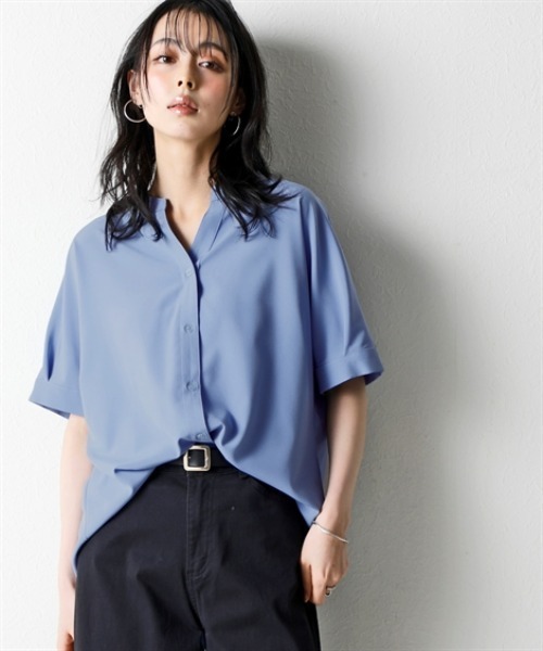 nissen(ニッセン)の「さらりとろけるスキッパーブラウス(防しわ・吸汗速乾)<大きいサイズ有>(シャツ/ブラウス・レディース・ブルー/オフホワイト/ベージュ/チャコール/ダークカーキ・S/M/L/LL/3L)」の1枚目の写真