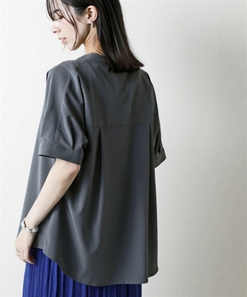 nissen(ニッセン)の「さらりとろけるスキッパーブラウス(防しわ・吸汗速乾)<大きいサイズ有>(シャツ/ブラウス・レディース・ブルー/オフホワイト/ベージュ/チャコール/ダークカーキ・S/M/L/LL/3L)」の6枚目の写真