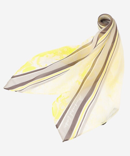MACKINTOSH LONDON(マッキントッシュ ロンドン)の「【婦人画報4月号掲載】【BIBURY FLOWER】バイブリーフラワーパネルスクエアスカーフ(バンダナ/スカーフ・レディース・イエロー/ライトブルー・FREE)」の6枚目の写真