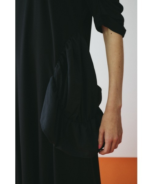 HeRIN.CYE(ヘリンドットサイ)の「Round gather dress ラウンドギャザードレス(ワンピース・レディース・ブラック/ホワイト/ブルー・FREE)」の7枚目の写真
