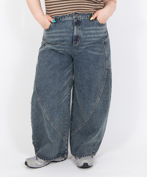 PUNYUS(プニュズ)の「サイドポケットバレルデニムパンツ(デニムパンツ・レディース・ライトブルー・5/4/3/2/1)」の10枚目の写真