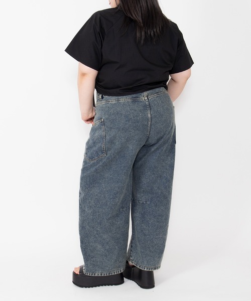 PUNYUS(プニュズ)の「サイドポケットバレルデニムパンツ(デニムパンツ・レディース・ライトブルー・5/4/3/2/1)」の13枚目の写真