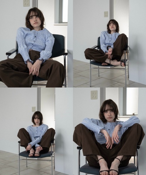 lawgy(ラウジー)の「button point random shirring blouse / ボタンポイントランダムシャーリングブラウス(シャツ/ブラウス・レディース・ブルー/ブラウン/ホワイト×ブラック・FREE)」の11枚目の写真