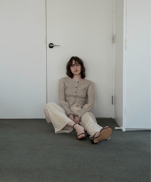 lawgy(ラウジー)の「button point random shirring blouse / ボタンポイントランダムシャーリングブラウス(シャツ/ブラウス・レディース・ブルー/ブラウン/ホワイト×ブラック・FREE)」の8枚目の写真