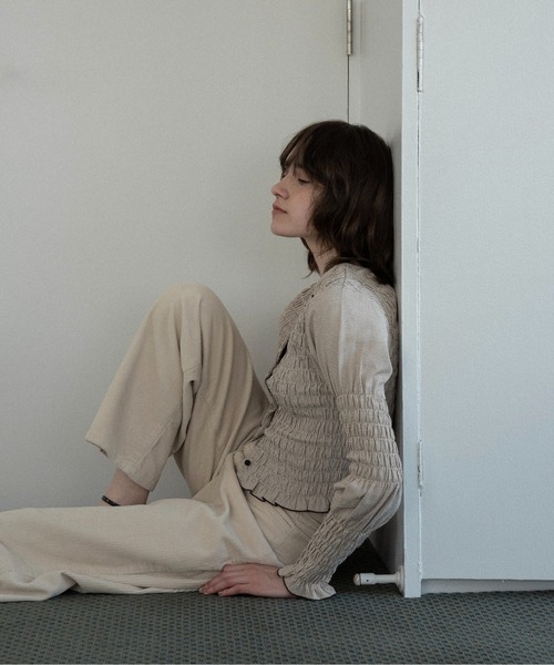 lawgy(ラウジー)の「button point random shirring blouse / ボタンポイントランダムシャーリングブラウス(シャツ/ブラウス・レディース・ブルー/ブラウン/ホワイト×ブラック・FREE)」の10枚目の写真