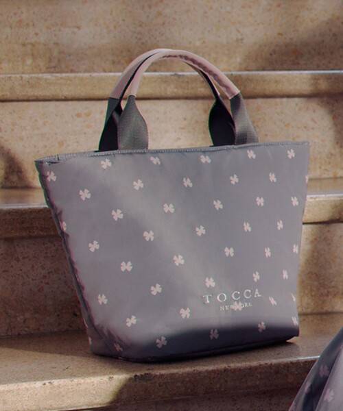 TOCCA（トッカ）の「SKIPPING ICON TOTE トートバッグ（トートバッグ・レディース・ベージュ系/ブラック系/ブラック系5・F）」の4枚目の写真