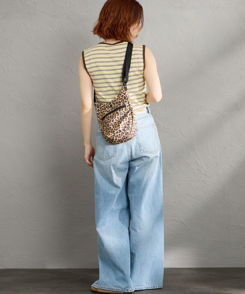 KELTY（ケルティ）の「[KELTY/ケルティ] ミニ カーブショルダーバッグ（ショルダーバッグ・レディース・アニマル/ブラック/レオパード・ONE SIZE）」の4枚目の写真