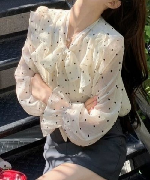 Teem Store(チームストア)の「シアードット フリルデザイン リボンブラウス(シャツ/ブラウス・レディース・アイボリー・M/S)」の2枚目の写真