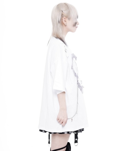 TRAVAS TOKYO(トラバス トウキョウ)の「『TRAVAS TOKYO/トラバス トーキョー』チェーン付きハートフリルTシャツ(Tシャツ/カットソー・レディース・ホワイト/ブラック・FREE)」の9枚目の写真