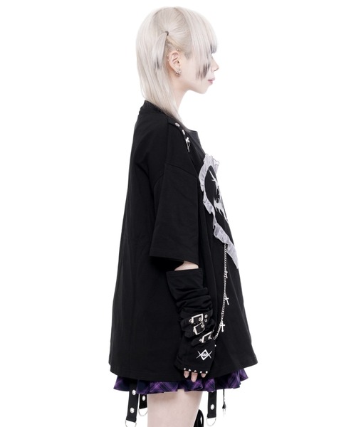 TRAVAS TOKYO(トラバス トウキョウ)の「『TRAVAS TOKYO/トラバス トーキョー』チェーン付きハートフリルTシャツ(Tシャツ/カットソー・レディース・ホワイト/ブラック・FREE)」の4枚目の写真