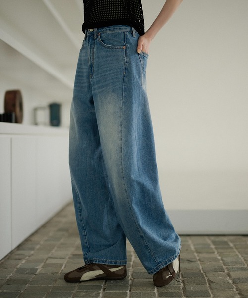 LAULEN（ローレン）の「high waist washed wide denim /ハイウエストウォッシュドワイドデニム（デニムパンツ・レディース・ブルー・S/M）」の2枚目の写真