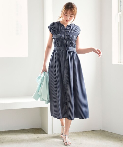 ANY SIS(エニィスィス)の「フロントボタンシャーリング ワンピース(ワンピース・レディース・ベージュ系1/ダークグリーン系/ネイビー系1/ピンク系・X-LARGE)」の8枚目の写真