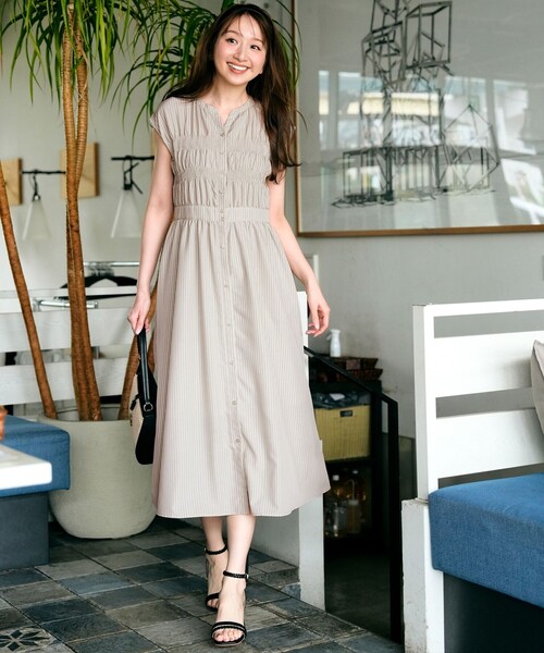 ANY SIS(エニィスィス)の「フロントボタンシャーリング ワンピース(ワンピース・レディース・ベージュ系1/ダークグリーン系/ネイビー系1/ピンク系・X-LARGE)」の11枚目の写真