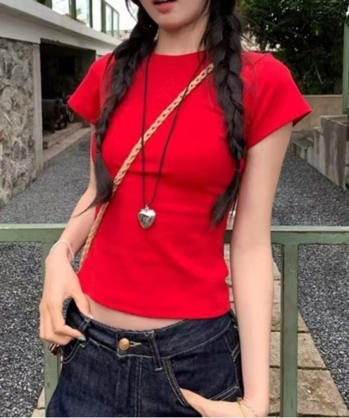 Vipoa(ヴィポア)の「simple slim tee(Tシャツ/カットソー・レディース・ブラック/イエロー/レッド/ホワイト/グレー・FREE)」の5枚目の写真