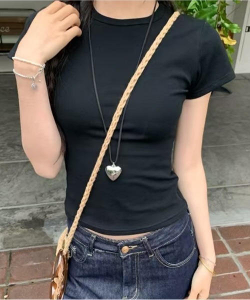 Vipoa(ヴィポア)の「simple slim tee(Tシャツ/カットソー・レディース・ブラック/イエロー/レッド/ホワイト/グレー・FREE)」の9枚目の写真