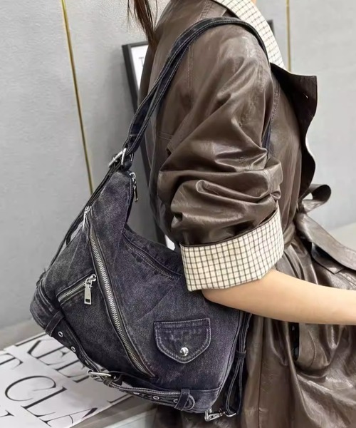 .KOM(ドットコム)の「A'GEM/9 × .kom 『.KOM/ドットケーオーエム』Y2Kウォッシュデニム3WAYバッグ(ショルダーバッグ・レディース・ブラック/ブルー・FREE)」の6枚目の写真