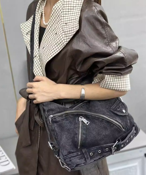 .KOM(ドットコム)の「A'GEM/9 × .kom 『.KOM/ドットケーオーエム』Y2Kウォッシュデニム3WAYバッグ(ショルダーバッグ・レディース・ブラック/ブルー・FREE)」の7枚目の写真