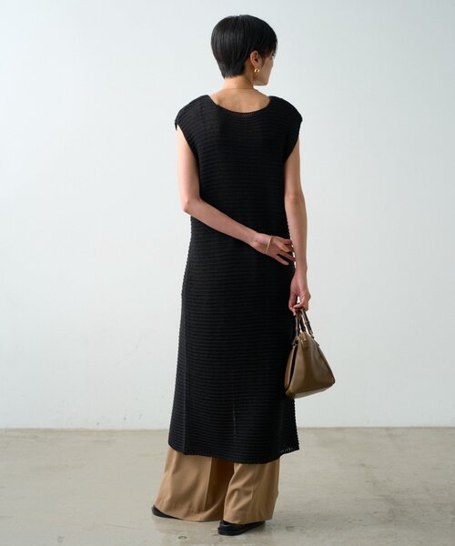 LOUNGEDRESS(ラウンジドレス)の「ハイスリットニットワンピース(ワンピース・レディース・キャメル/ブラック・FREE)」の6枚目の写真
