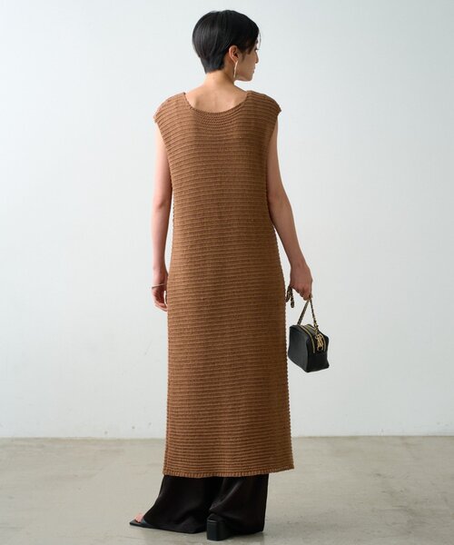 LOUNGEDRESS(ラウンジドレス)の「ハイスリットニットワンピース(ワンピース・レディース・キャメル/ブラック・FREE)」の9枚目の写真