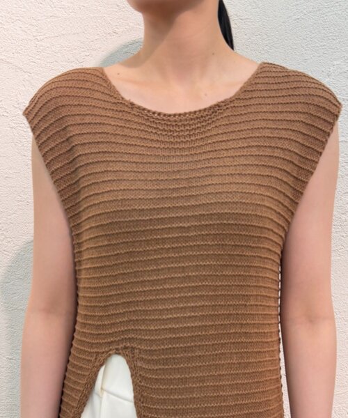 LOUNGEDRESS(ラウンジドレス)の「ハイスリットニットワンピース(ワンピース・レディース・キャメル/ブラック・FREE)」の13枚目の写真