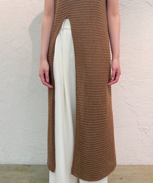 LOUNGEDRESS(ラウンジドレス)の「ハイスリットニットワンピース(ワンピース・レディース・キャメル/ブラック・FREE)」の14枚目の写真