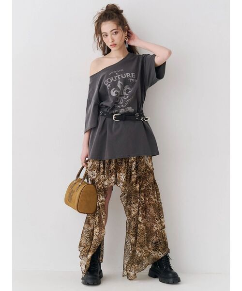 EVRIS(エヴリス)の「ワンショルグラフィックピグメントTシャツ(Tシャツ/カットソー・レディース・ホワイト/カーキ/ブラック・FREE)」の19枚目の写真