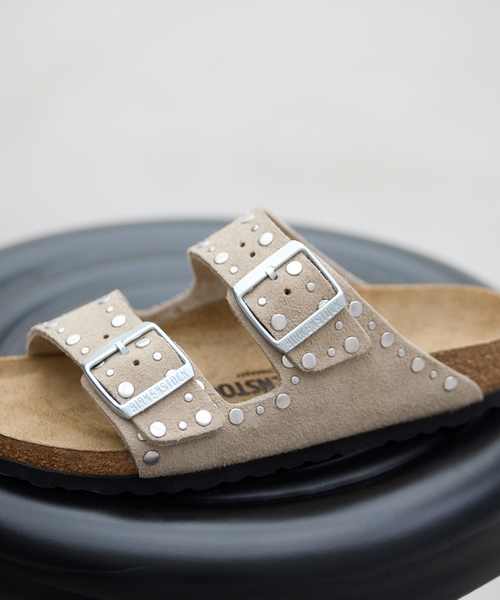 IENA(イエナ)の「BIRKENSTOCK/ビルケンシュトック ARIZONA RIVET サンダル 1029390(サンダル・レディース・ベージュ・35/36/37/38/39)」の8枚目の写真