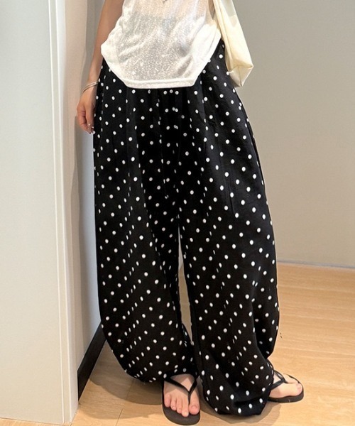 yuue' ( wear )（ユーイ）の「ドット柄カーブワイドイージーパンツ（その他パンツ・レディース・ブラック/オートミール・FREE）」の3枚目の写真