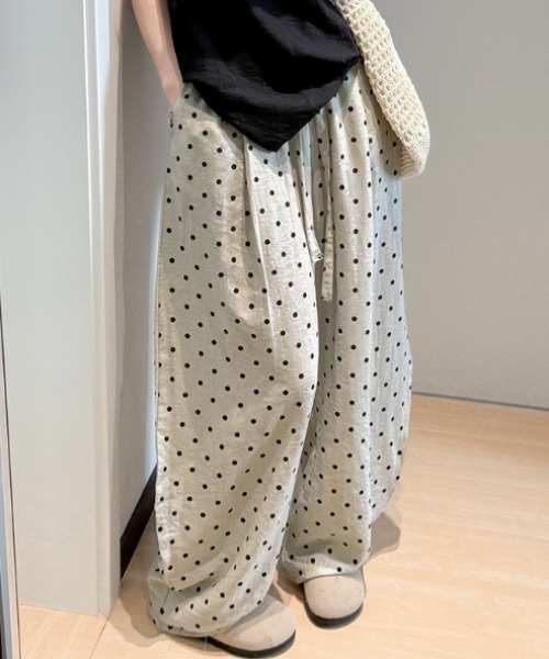 yuue' ( wear )（ユーイ）の「ドット柄カーブワイドイージーパンツ（その他パンツ・レディース・ブラック/オートミール・FREE）」の11枚目の写真