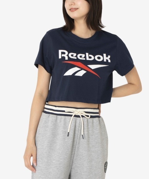 Reebok(リーボック)の「2カラーロゴ クロップド Tシャツ / SADIE 2 COLOUR LOGO CRW CROPPED SS TEE(Tシャツ/カットソー・レディース・ネイビー/グレー/ブラック/ホワイト・MEDIUM/X-SMALL/LARGE/SMALL)」の4枚目の写真
