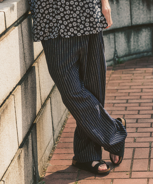 417 EDIFICE（フォーワンセブンエディフィス）の「LE JAPON ATELIER SN サックパンツ（スラックス・メンズ・ブラック/アイボリー/ネイビー・SMALL/LARGE/MEDIUM）」の3枚目の写真