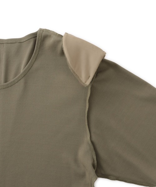 ADAM ET ROPE'(アダムエロペ)の「ショルダーパッドTEE(Tシャツ/カットソー・レディース・ブラック/ベージュ系その他2・FREE)」の16枚目の写真