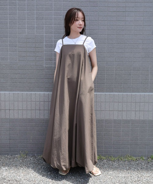 Bab(バブ)の「裾バルーンバックギャザーキャミワンピース(ワンピース・レディース・ブラック/ベージュ/チャコールグレー・M)」の19枚目の写真