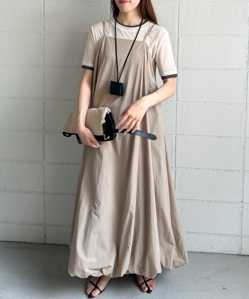 Bab(バブ)の「裾バルーンバックギャザーキャミワンピース(ワンピース・レディース・ブラック/ベージュ/チャコールグレー・M)」の6枚目の写真
