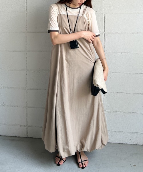 Bab(バブ)の「裾バルーンバックギャザーキャミワンピース(ワンピース・レディース・ブラック/ベージュ/チャコールグレー・M)」の5枚目の写真