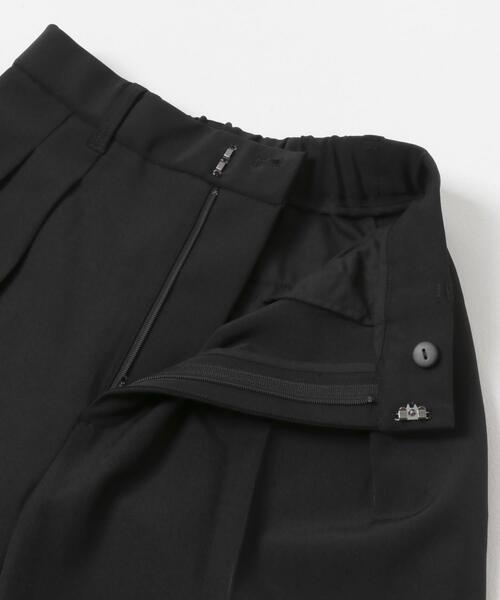 URBAN RESEARCH(アーバンリサーチ)の「『UVカット/イージーケア』ドライギャバツータックパンツ(その他パンツ・レディース・ブラック/グレー・38/36)」の12枚目の写真