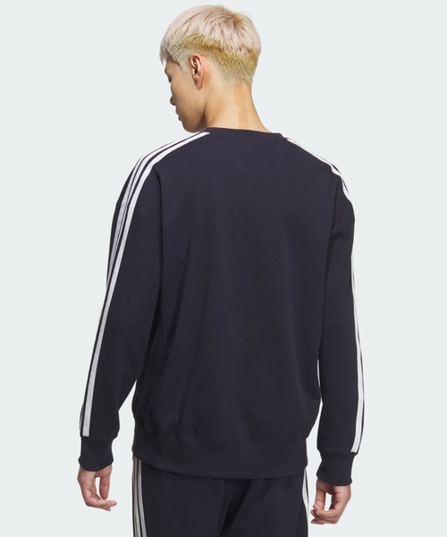 adidas(アディダス)の「エッセンシャルズ プラス ルーズフィット スリーストライプス フレンチテリー スウェットシャツ / トレーナー / アディダス adidas(スウェット・メンズ・ブルー・LARGE/XX-LARGE/MEDIUM/SMALL/X-LARGE)」の2枚目の写真