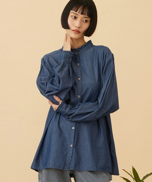 Lee(リー)の「Lee FRILL DENIM SHIRTS / フリルデニムシャツ(シャツ/ブラウス・レディース・ホワイト/インディゴブルー・MEDIUM/SMALL)」の2枚目の写真