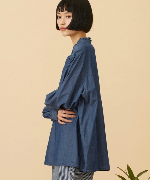 Lee(リー)の「Lee FRILL DENIM SHIRTS / フリルデニムシャツ(シャツ/ブラウス・レディース・ホワイト/インディゴブルー・MEDIUM/SMALL)」の8枚目の写真