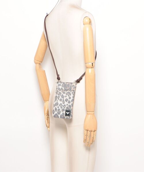 ROXY(ロキシー)の「ROXY REEF COVER SMALL BAG ヒョウ柄ミニショルダーバッグ 【2026年秋冬モデル】(ショルダーバッグ・レディース・レオパード・FREE)」の5枚目の写真