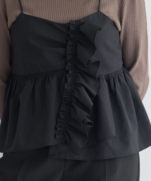 YECCA VECCA(イェッカヴェッカ)の「【2点SET】ラッフルキャミセット長袖ニット(ニット/セーター・レディース・ブラック/ダークベージュ・FREE)」の11枚目の写真