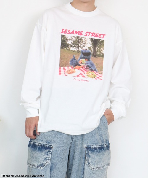 Ha-Li-C STORE(ハリックストア)の「【セサミストリート】フォトプリントロンT(Tシャツ/カットソー・メンズ・ピンク/チャコールグレー/ライトブルー/オフホワイト・LARGE/X-LARGE/MEDIUM)」の2枚目の写真