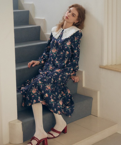 Cath Kidston(キャスキッドソン)の「エンブロイダリースカラップカラーワンピース Garden Bouquet(ワンピース・レディース・アイボリー/ネイビー/ブラウン・FREE)」の5枚目の写真