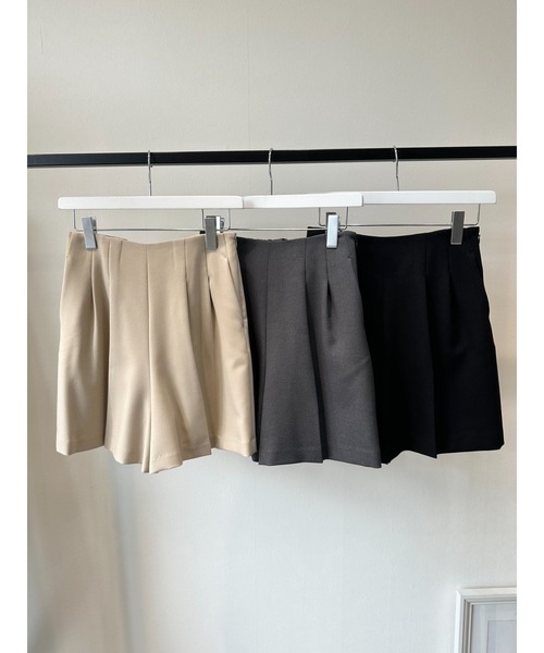 SETiA(セチア)の「イージーショートパンツ(スラックス・レディース・チャコールグレー/ブラック/ライトベージュ・SMALL/MEDIUM)」の12枚目の写真