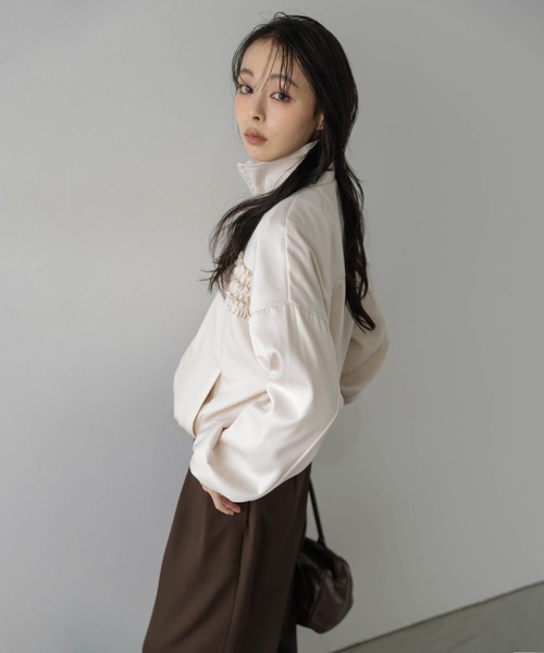 AMELY（エミリー）の「フロントフリル ジップブルゾン/フェミニン/ライトツイル（ブルゾン・レディース・ブラウン/ベージュ/ブラック・フリー）」の17枚目の写真