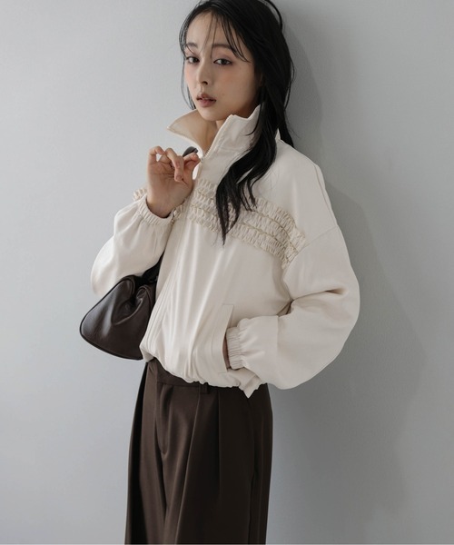 AMELY（エミリー）の「フロントフリル ジップブルゾン/フェミニン/ライトツイル（ブルゾン・レディース・ブラウン/ベージュ/ブラック・フリー）」の19枚目の写真