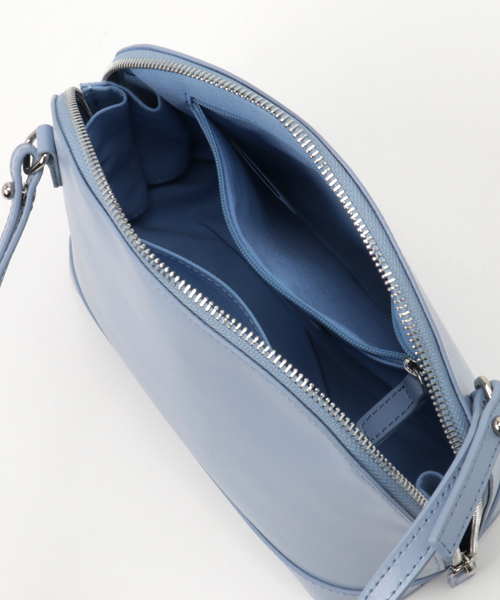 TATRAS CONCEPT STORE（タトラスコンセプトストア）の「YAHKI（ヤーキ）ラウンドショルダーバッグ（ショルダーバッグ・レディース・ブラック/ライトグレー/ブルー・FREE）」の10枚目の写真