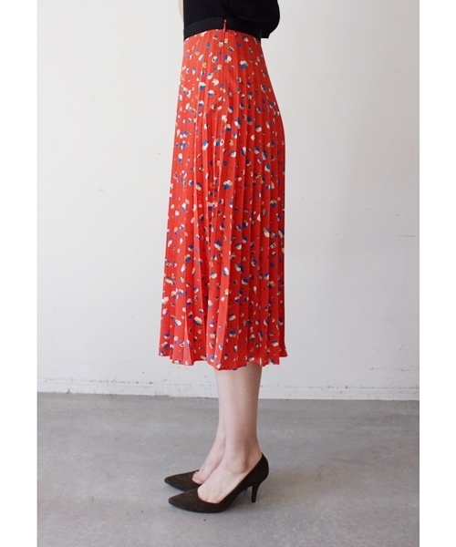 Banner Barrett(バナーバレット)の「FLORAL PRINT PLEATEDSKIRT(スカート・レディース・レッド/ブラック・38/36)」の4枚目の写真